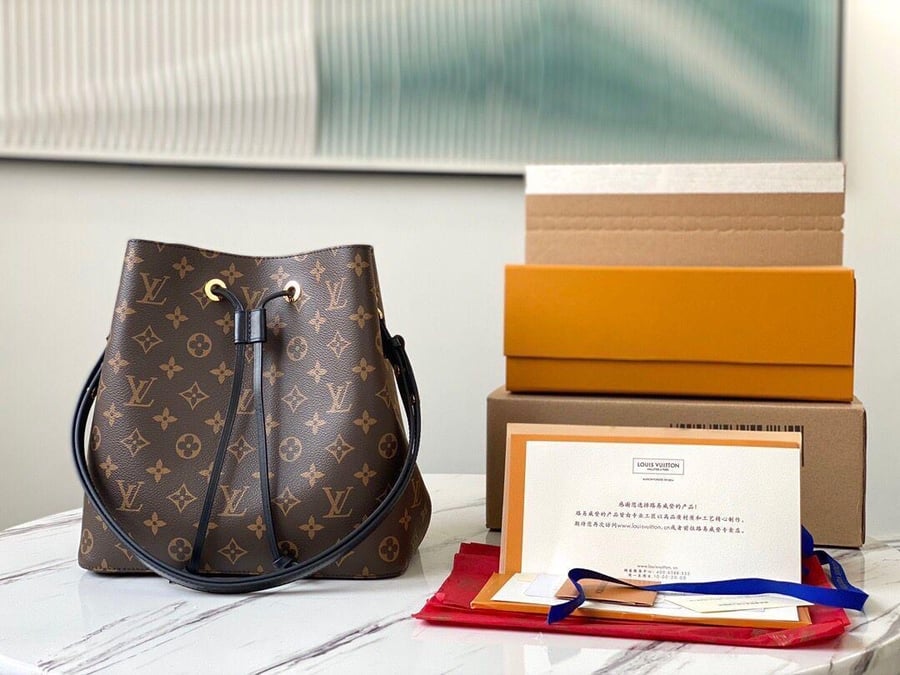 شنطة لويس فيتون لويس | Louis Vuitton Bag