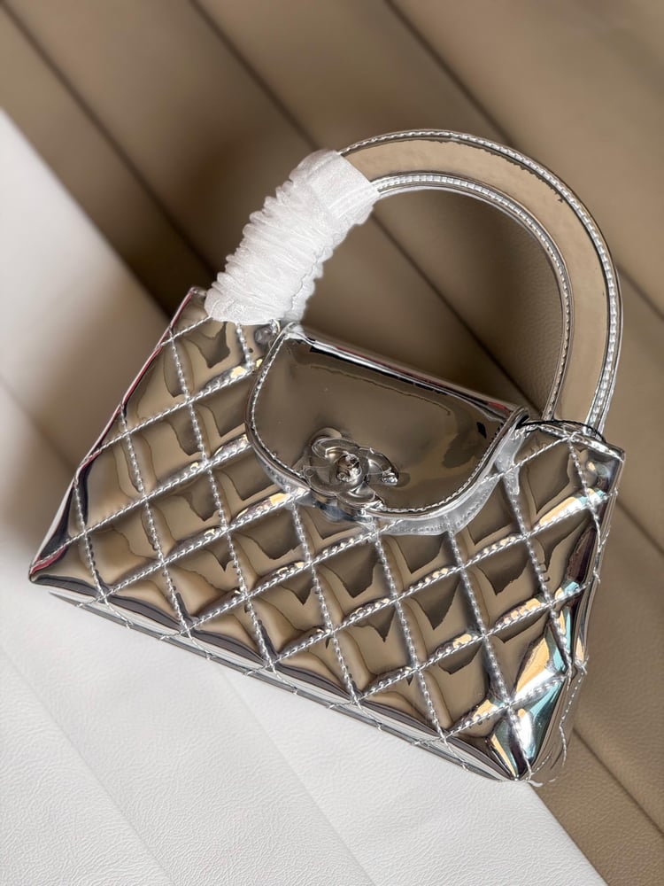 شنطة شانيل كيلي 19 سم Chanel Kelly Bag 19 cm