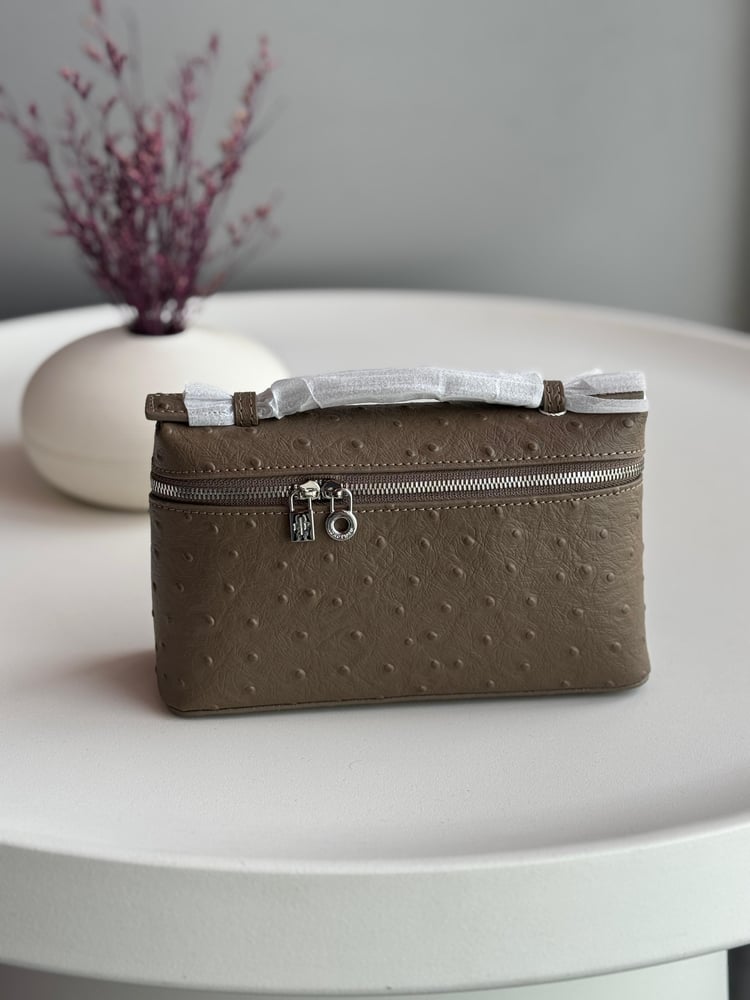 شنطة لورو بيانا مقاس 19 سم Loro Piana Bag 19 cm