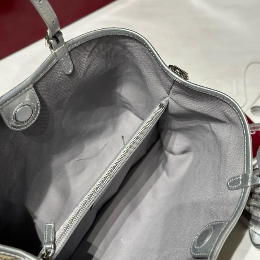 شنطة غوتشي GG Emblem | Gucci GG Emblem Bag