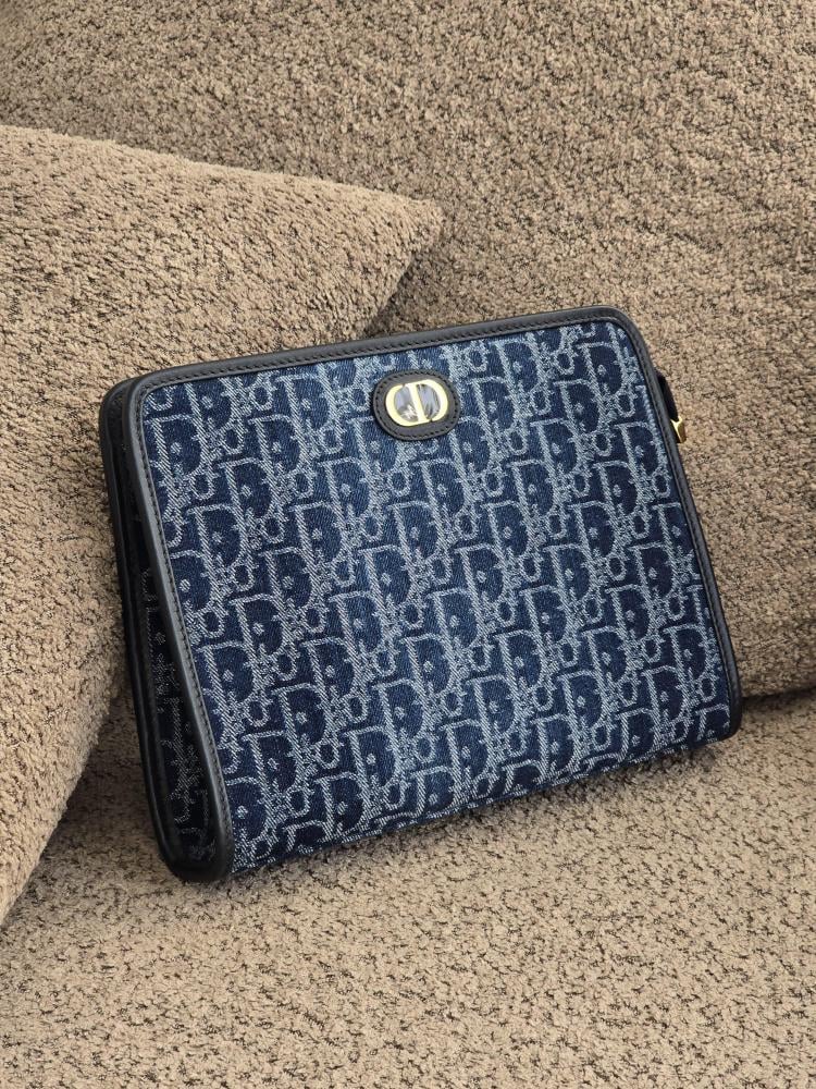 باوتش ديور 26 سم | Dior Pouch 26 cm