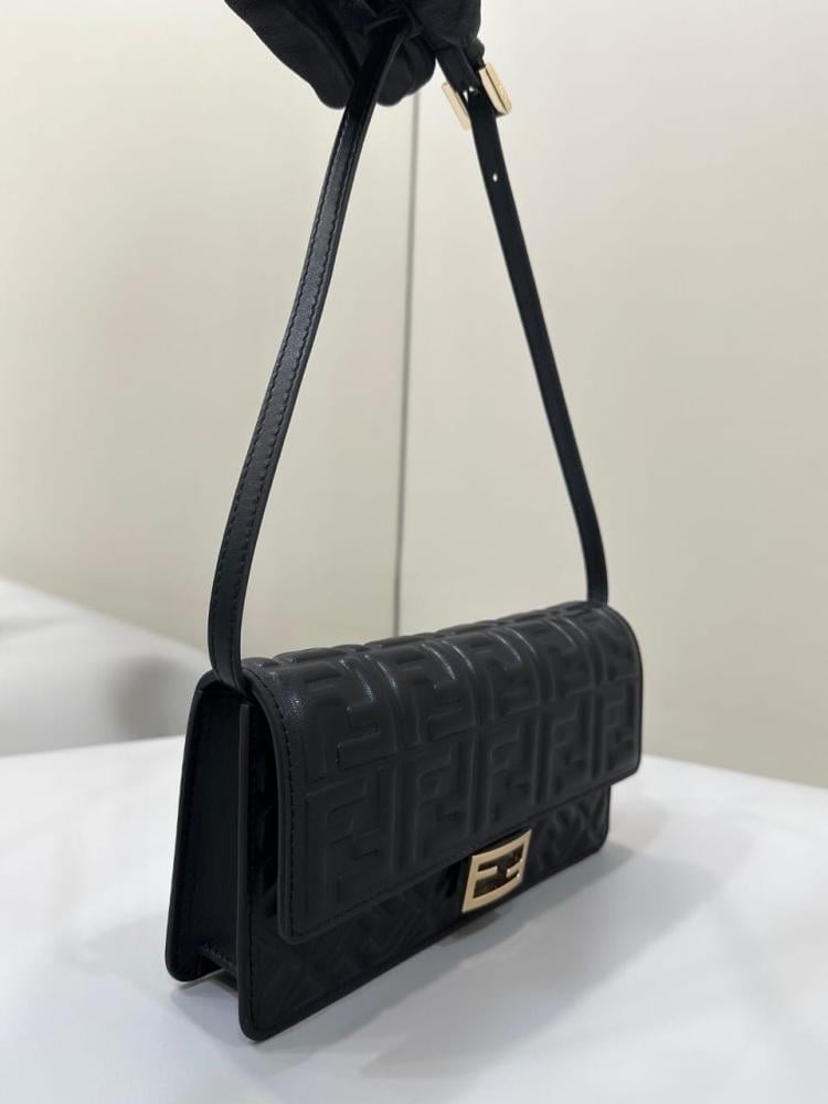 شنطة فندي 21 سم | Fendi Bag 21 cm