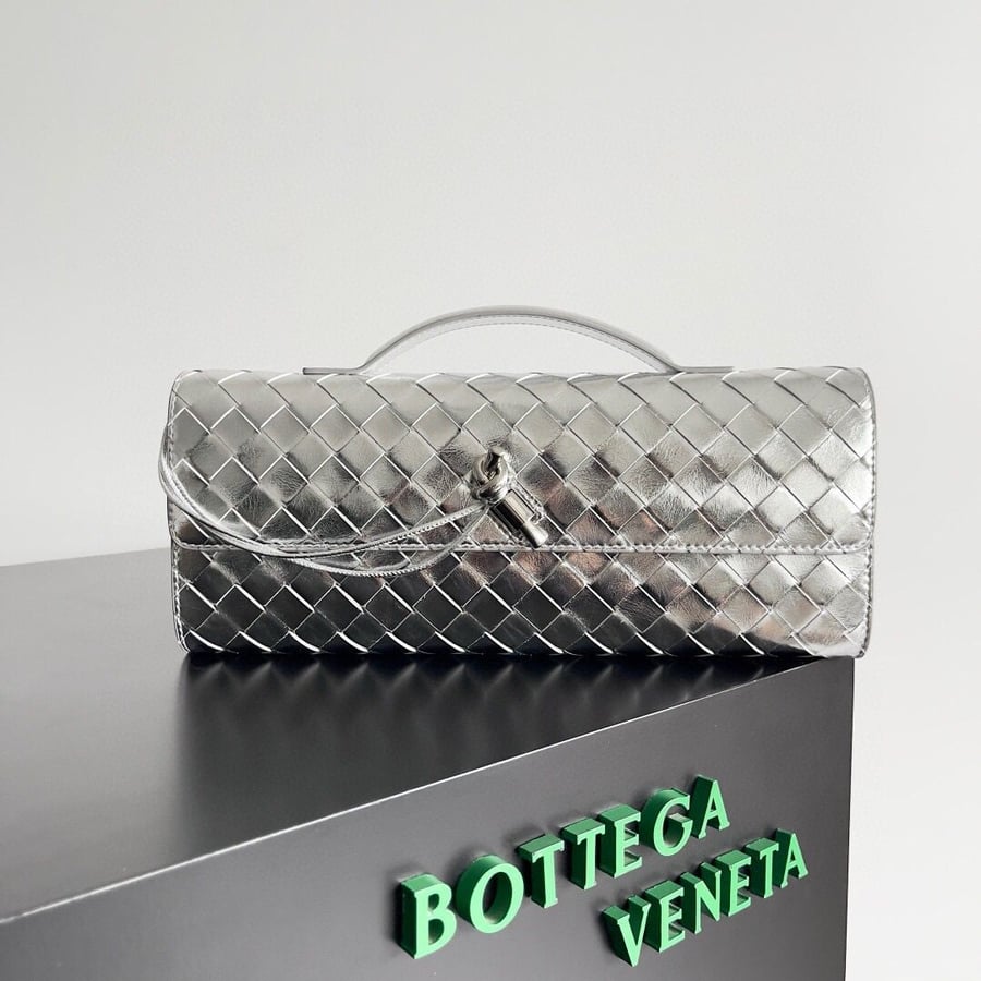 باوتش كلاتش بوتيغا 31 سم Bottega Veneta Clutch 31 cm