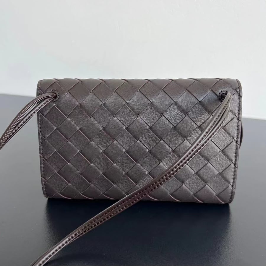 شنطة بالنسياغا بوتيغا | Bottega Veneta Bag