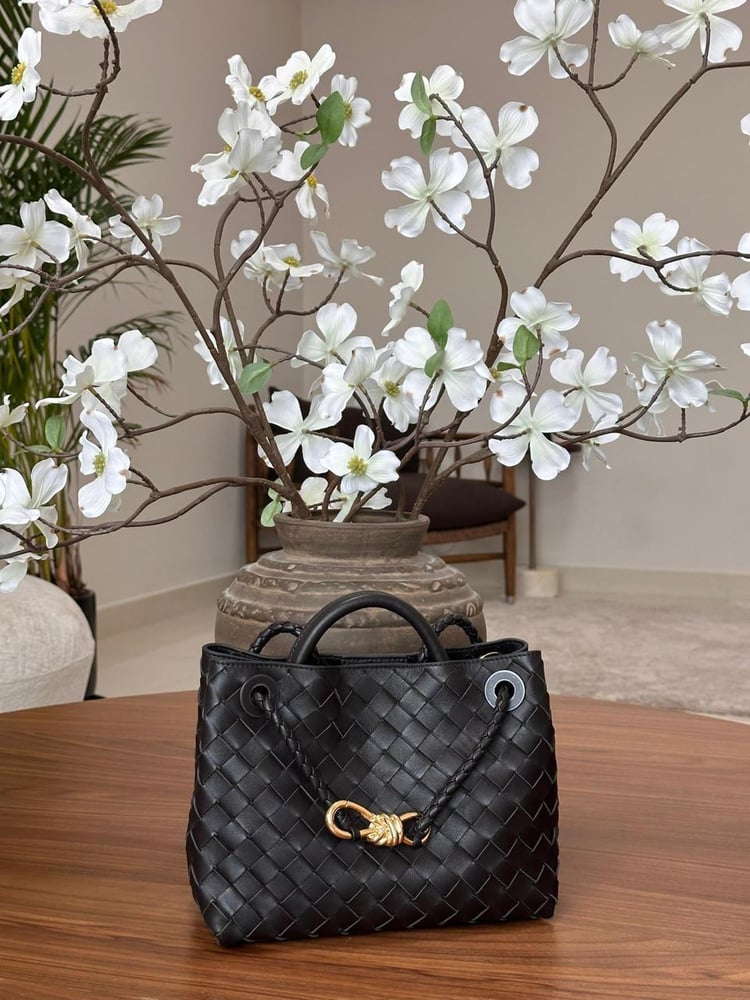 شنطة بوتيغا فينيتا أسود 25 سم Bottega Veneta Bag 25 cm Black