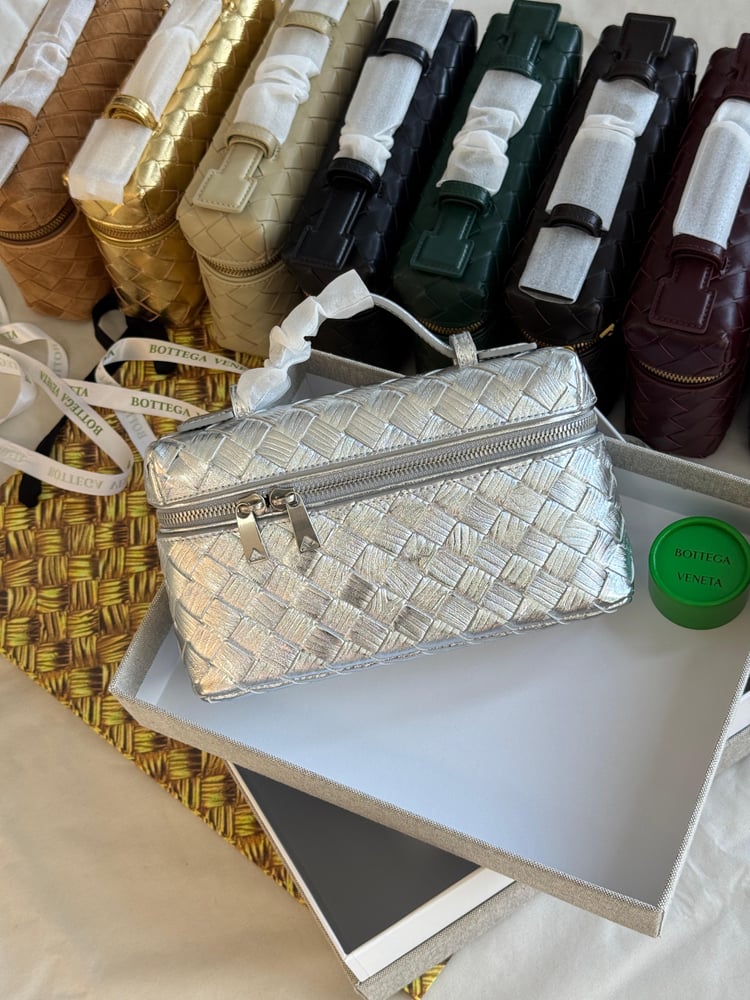 شنطة بوتيغا مقاس 22 سم Bottega Veneta Bag 22 cm