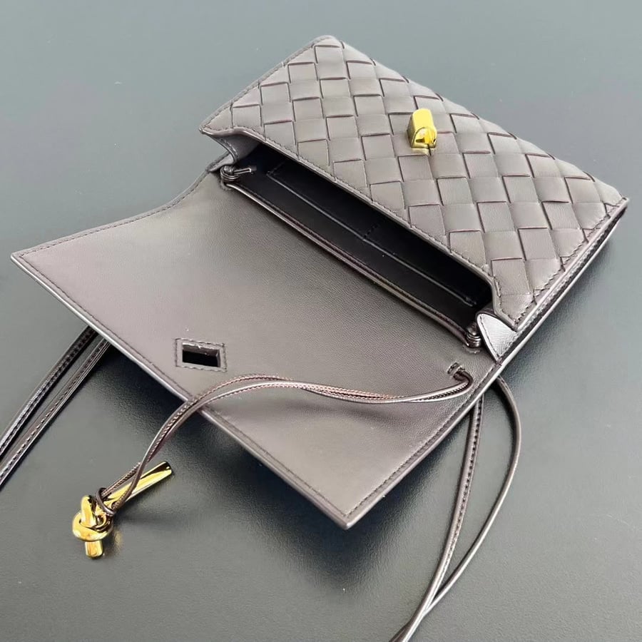 شنطة بالنسياغا بوتيغا | Bottega Veneta Bag
