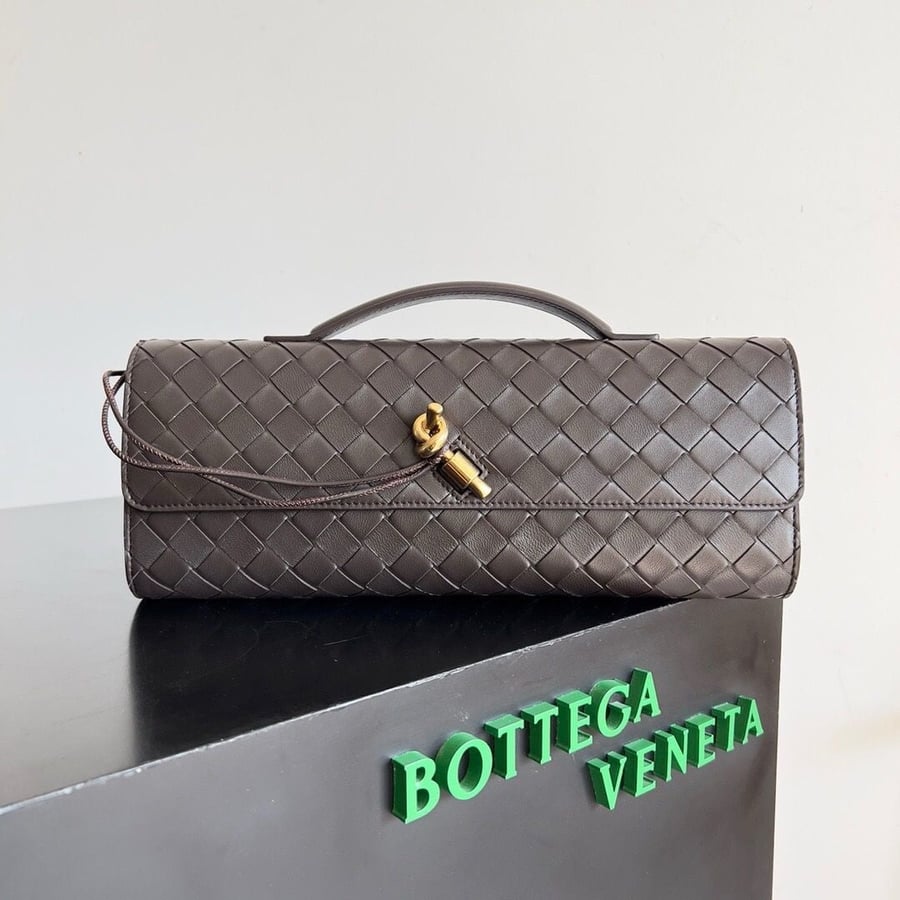 باوتش كلاتش بوتيغا 31 سم بني غامق Bottega Veneta Clutch 31 cm Dark Brown