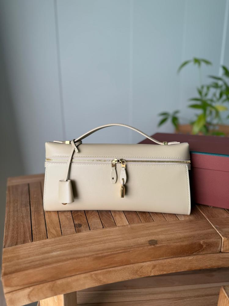 باوتش كلاتش لورو بيانا | Loro Piana Clutch