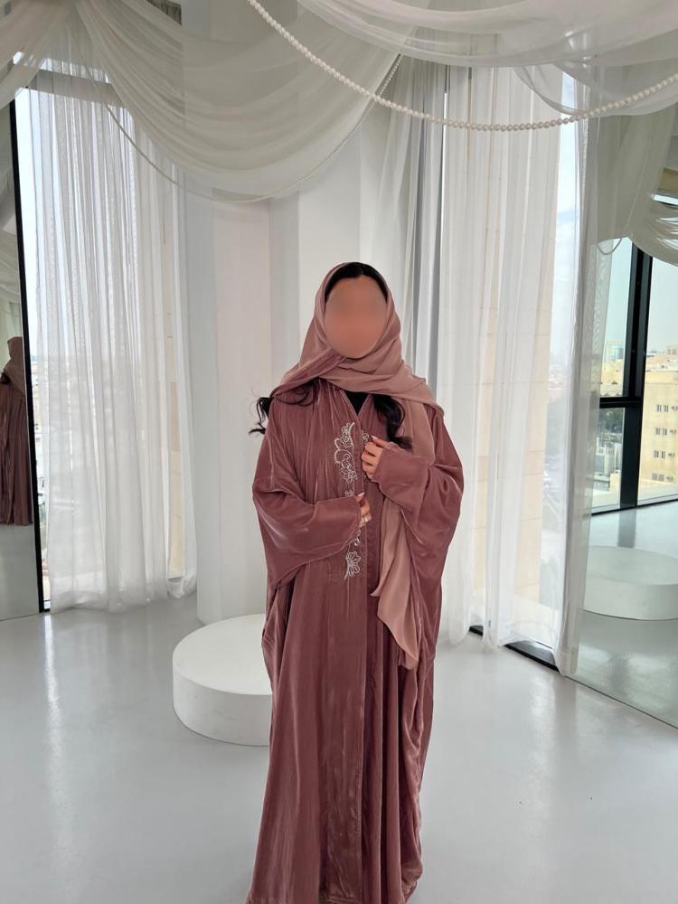 Dusty Pink Velvet Abaya