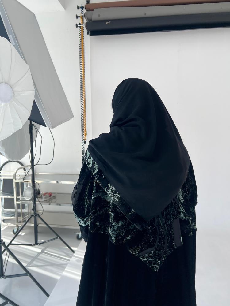 Black Dual-Velvet Abaya Half Bisht Cut