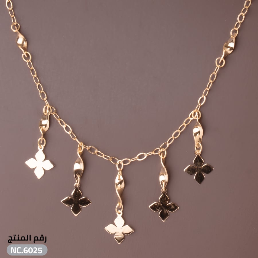 قلادة ذهب عيار 21 بدلايات زهرية فاخرة