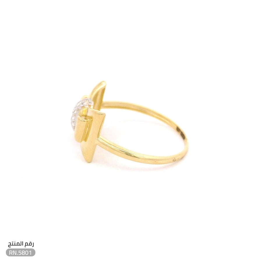 خاتم ذهب عيار 18 تصميم فيونكة بفصوص أنيقة (RN.5801)