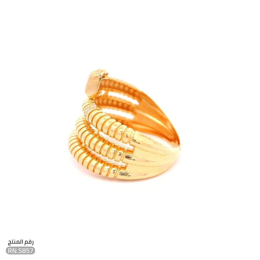 خاتم ذهب عيار 21 تصميم ملتف بفصوص فاخرة (RN.5857)