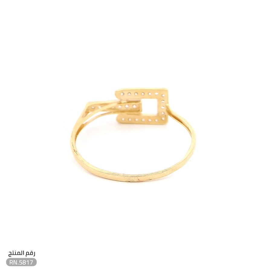 خاتم ذهب عيار 18 تصميم ناعم بفصوص أنيقة (RN.5817)
