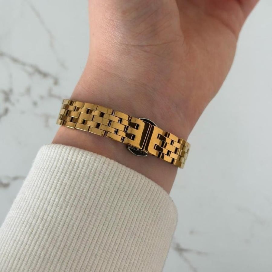 ساعة81