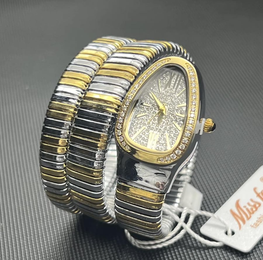 Dreams Hour, three-turn wristwatch