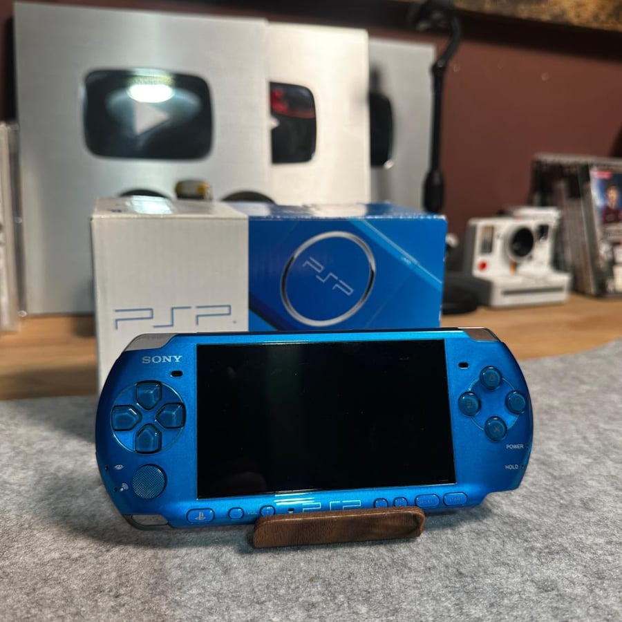 PSP 3000 أزرق مع البوكس - جاهز للعب