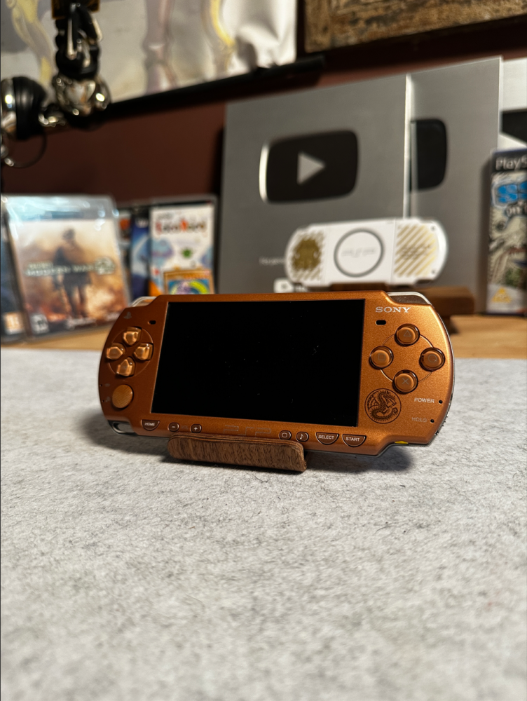 PSP 2000 – Monster Hunter Portable 2nd G Hunter’s Pack