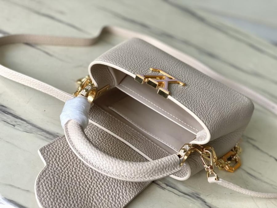 LV لويس فيتون  Capucines مقاس 21