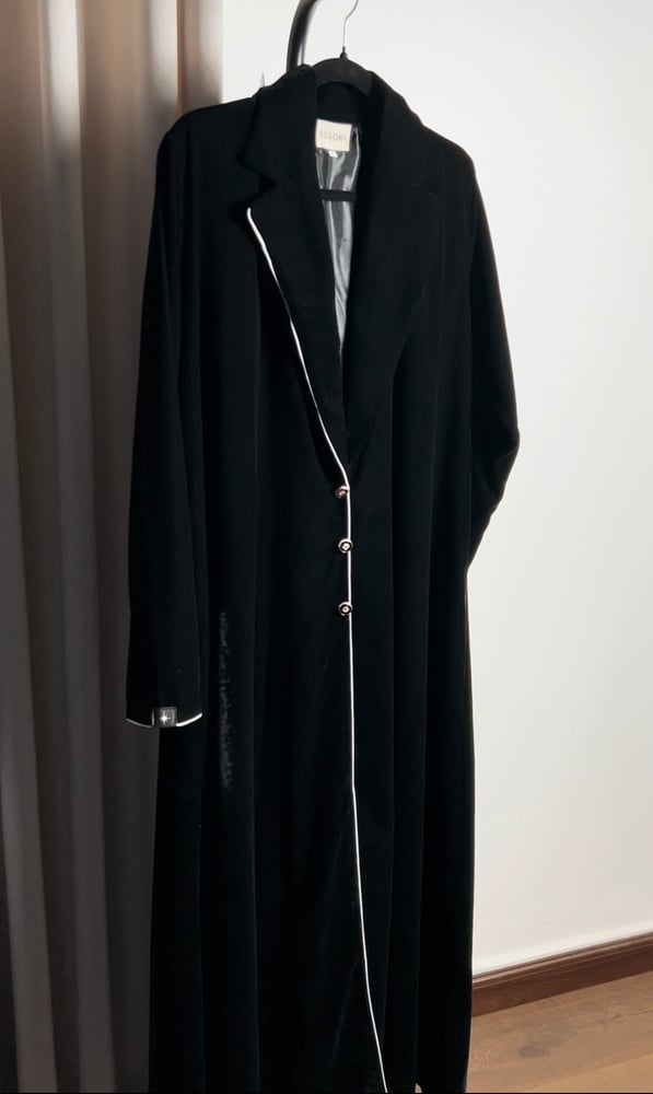 عباية THE LINE