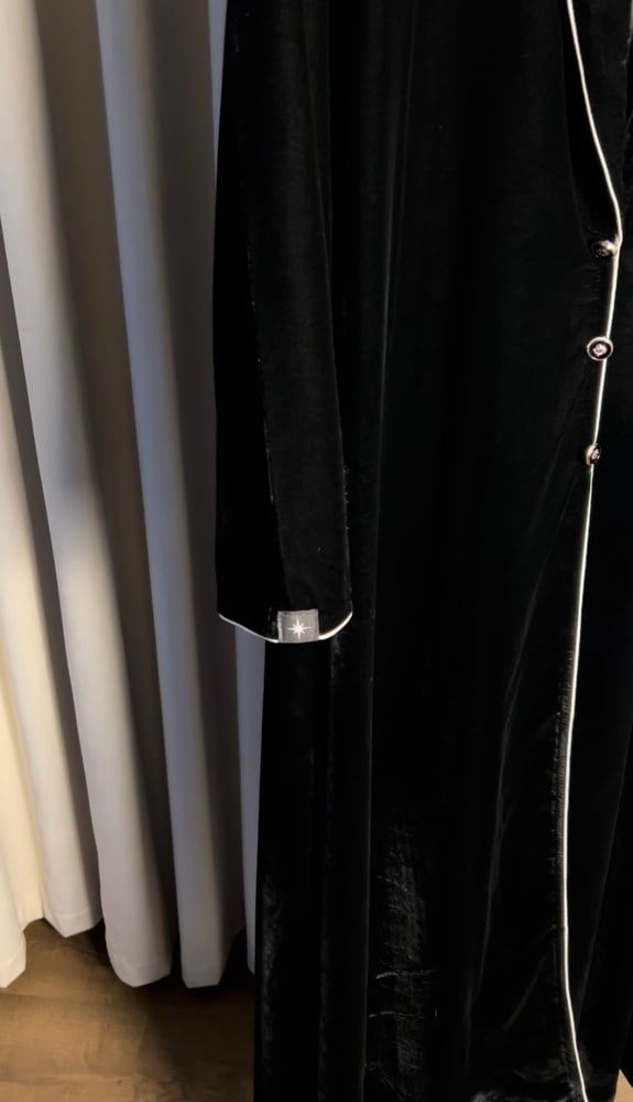 عباية THE LINE