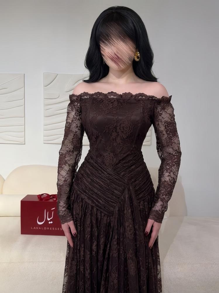 فستان سهرة بني دانتيل بأكمام طويلة - الينور بني