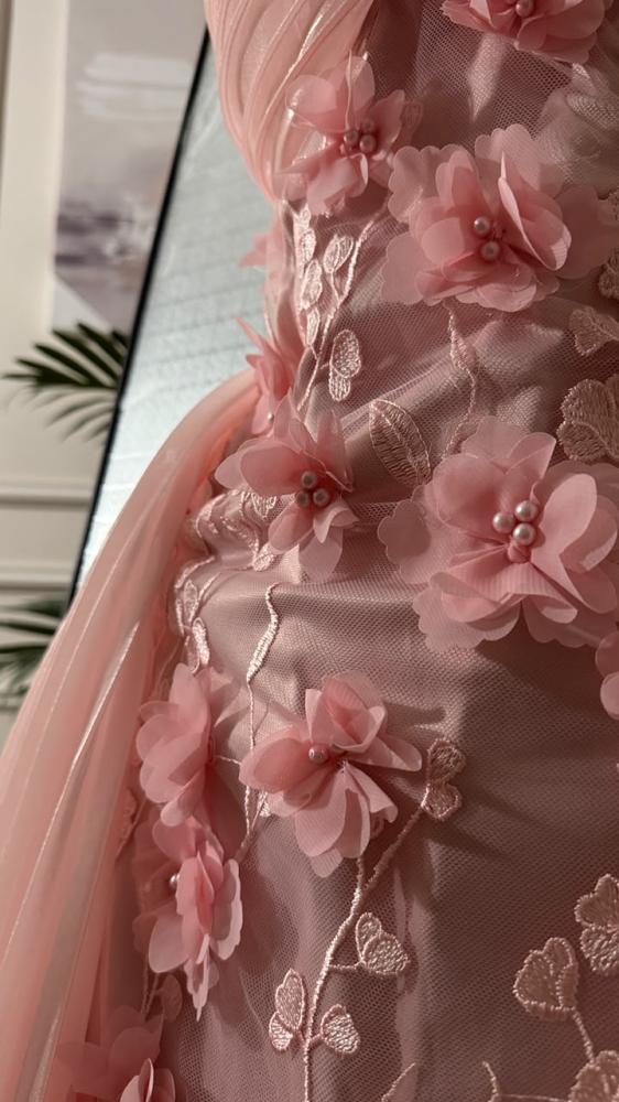 فستان سهرة وردي بقصة حورية البحر - باسلة