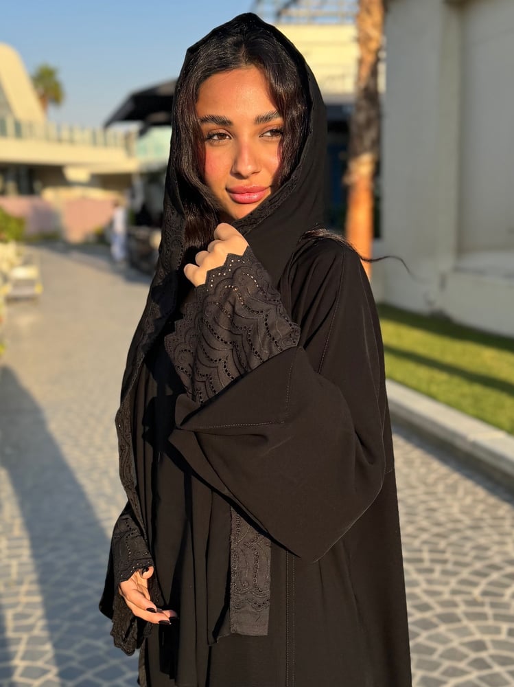 عباية نجلاء
