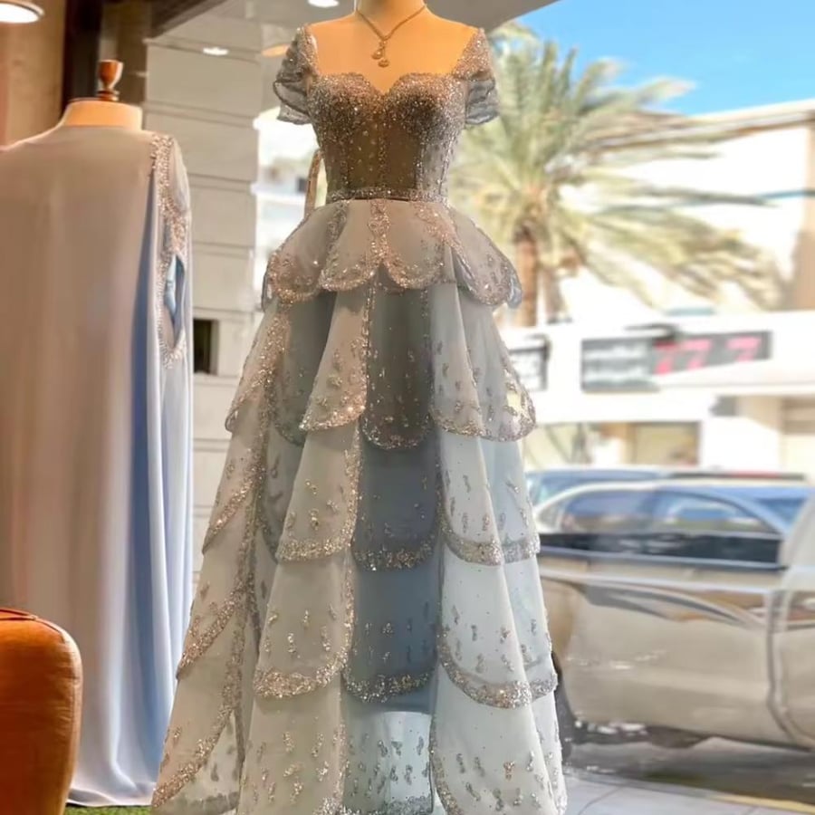 فستان بطبقات لامعه gh