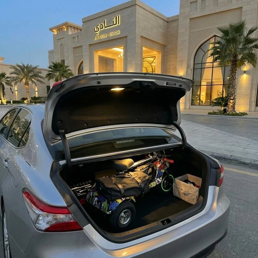 سكوتر 3 كفرات نيازي E613 الكهربائي بجهد 36 فولت مع سلة أمامية ومقعد مريح وقابل للطي بالكامل