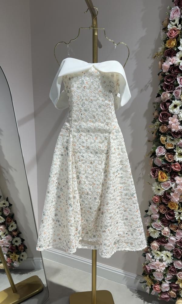 Short embroidered dress