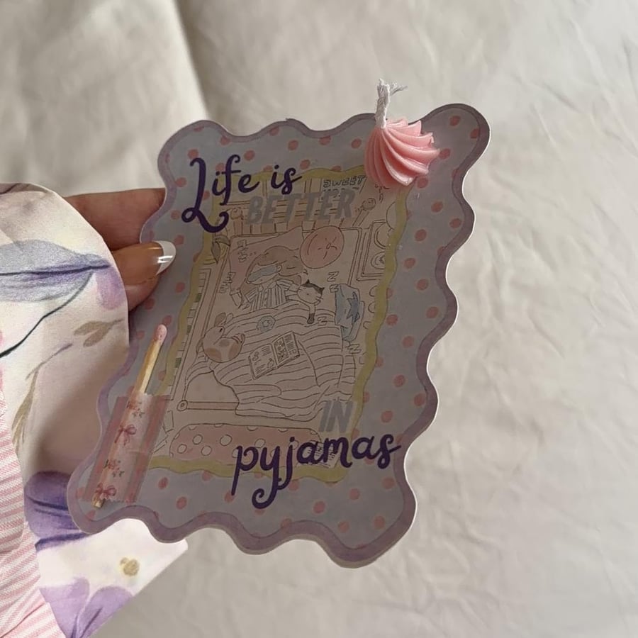 كارد "Life is BETTER IN pyjamas"