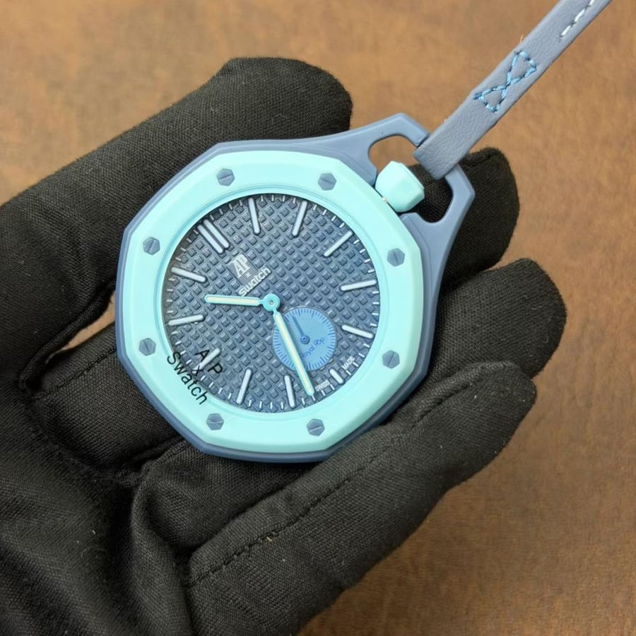 ساعة رويال بوب Swatch x AP