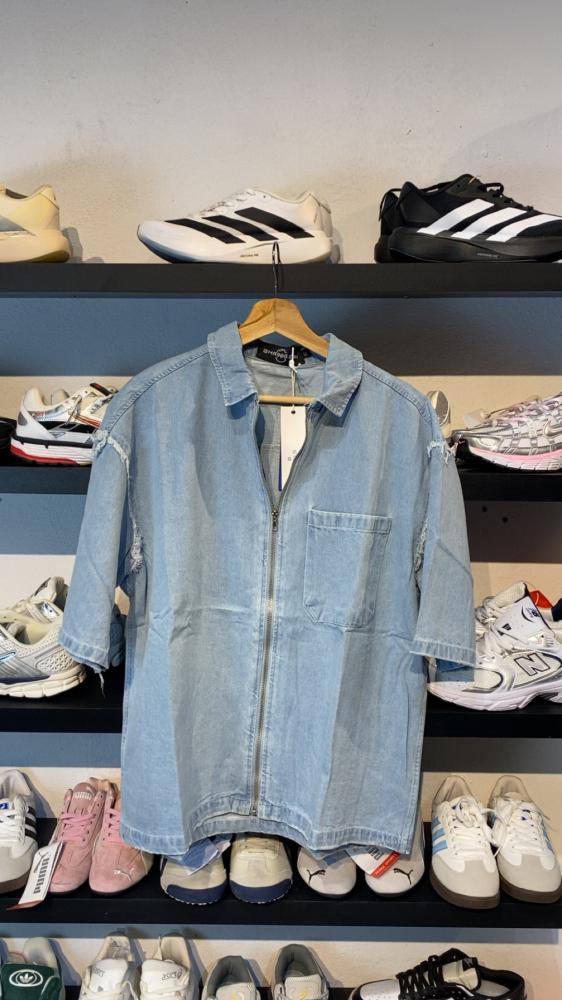 جينز واسع مريح (Relaxed / Wide Fit Denim
