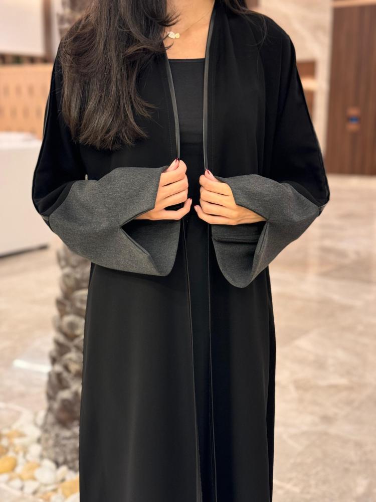 عباية بأكمام جوخ