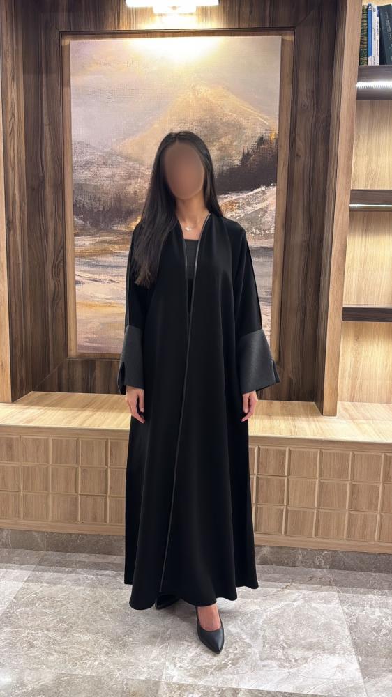 عباية بأكمام جوخ