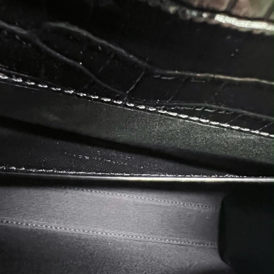 حقيبة Saint Laurent جلد بنقشة التمساح