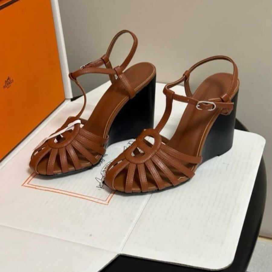 صندل ويدج T-Strap - بني