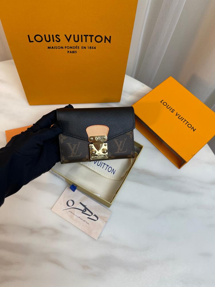 محفظة Louis Vuitton Pallas المدمجة