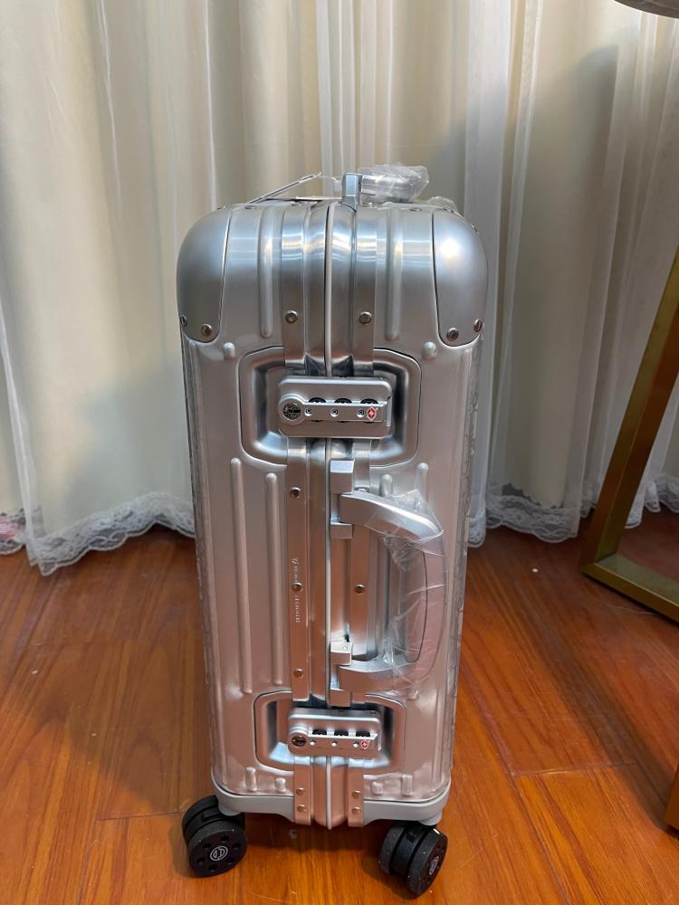 حقيبة سفر X RIMOWA من ديور - فضي وكحلي