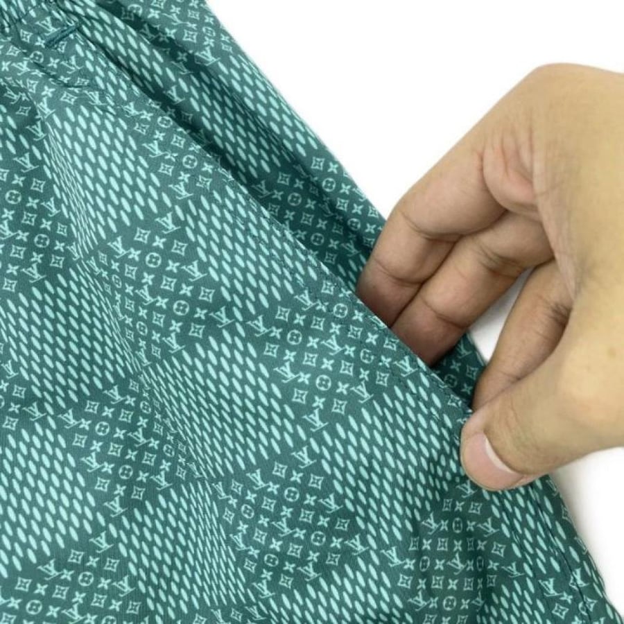 شورت سباحة بطبعة Damier Monogram من لويس فيتون