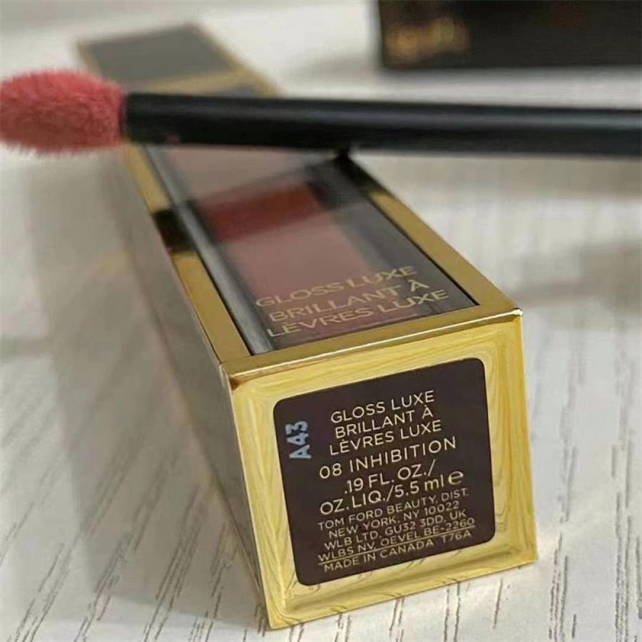 أحمر شفاه سائل لامع من توم فورد - Gloss Luxe Brillant
