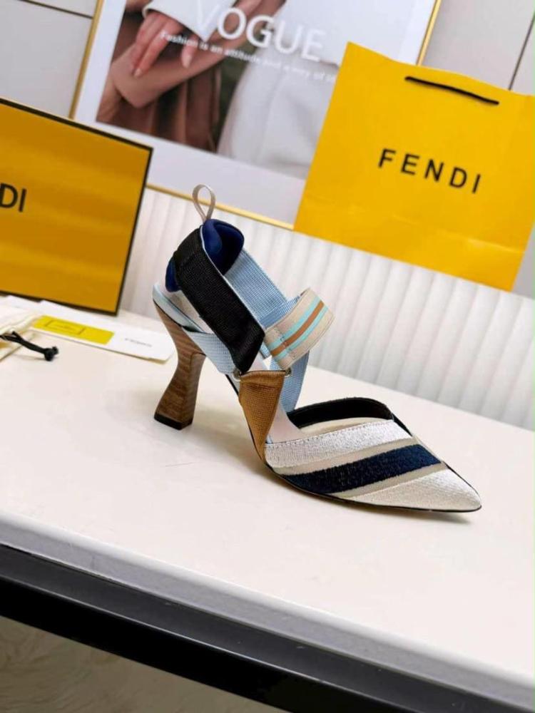 حذاء FENDI Colibrì بالكعب العالي