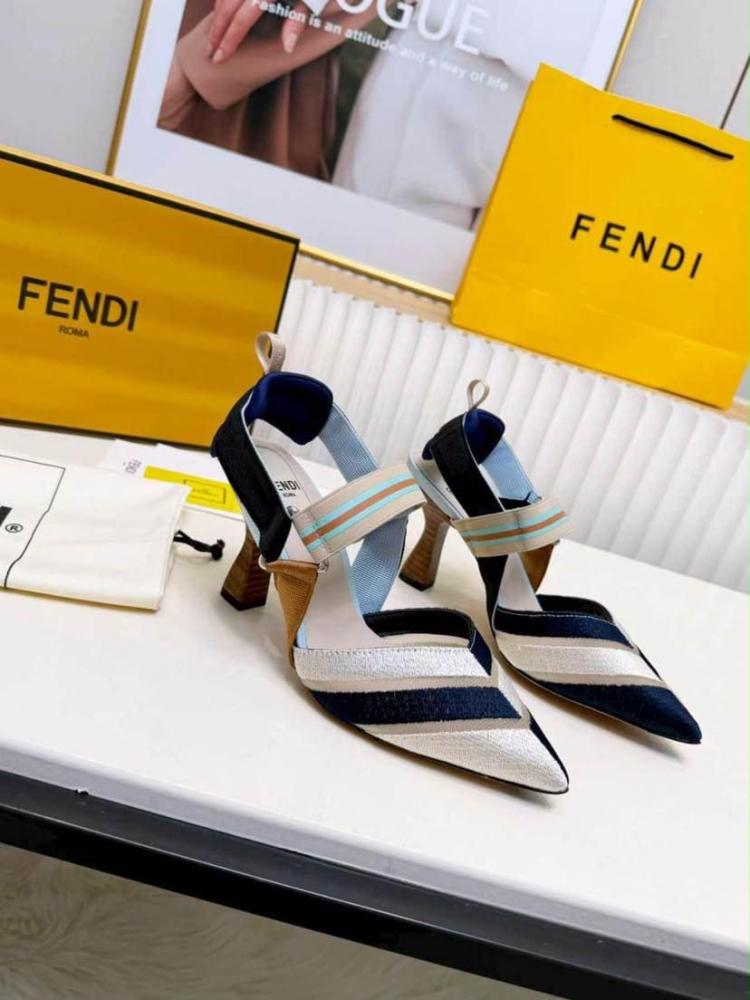 حذاء FENDI Colibrì بالكعب العالي