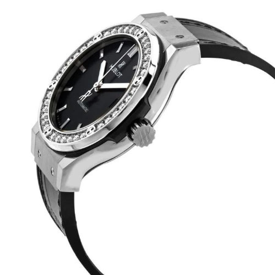 ساعة كلاسيك فيوجن تيتانيوم باطار كريستالي من هوبلو hublot