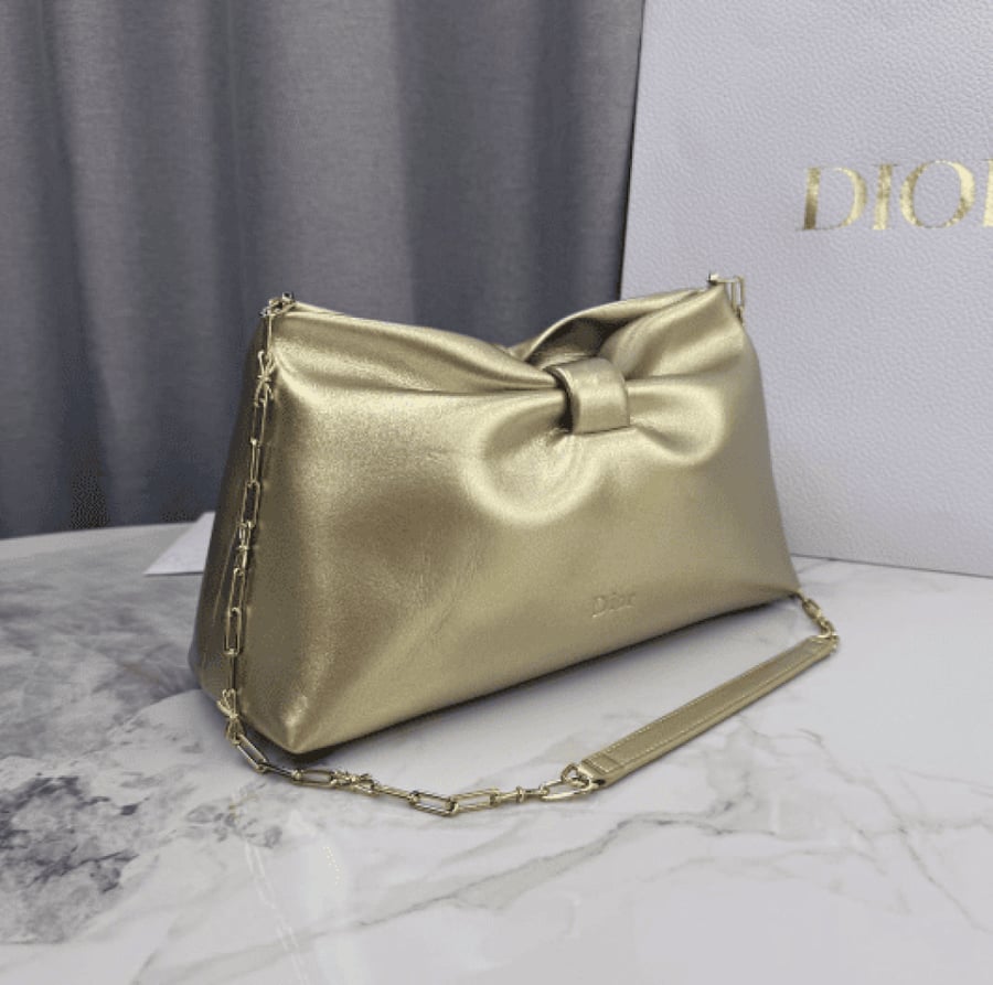 حقيبة Dior Bow الصغيرة من مجموعة Dior Or - ذهبي