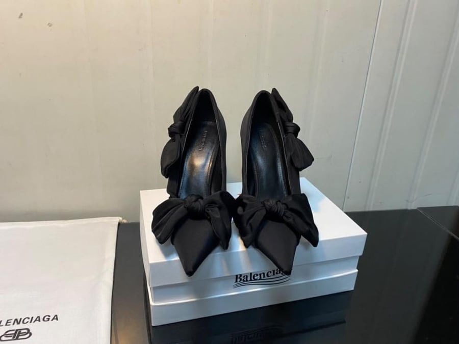 حذاء Knife Knot Bow-Detail Pumps من بالنسياغا