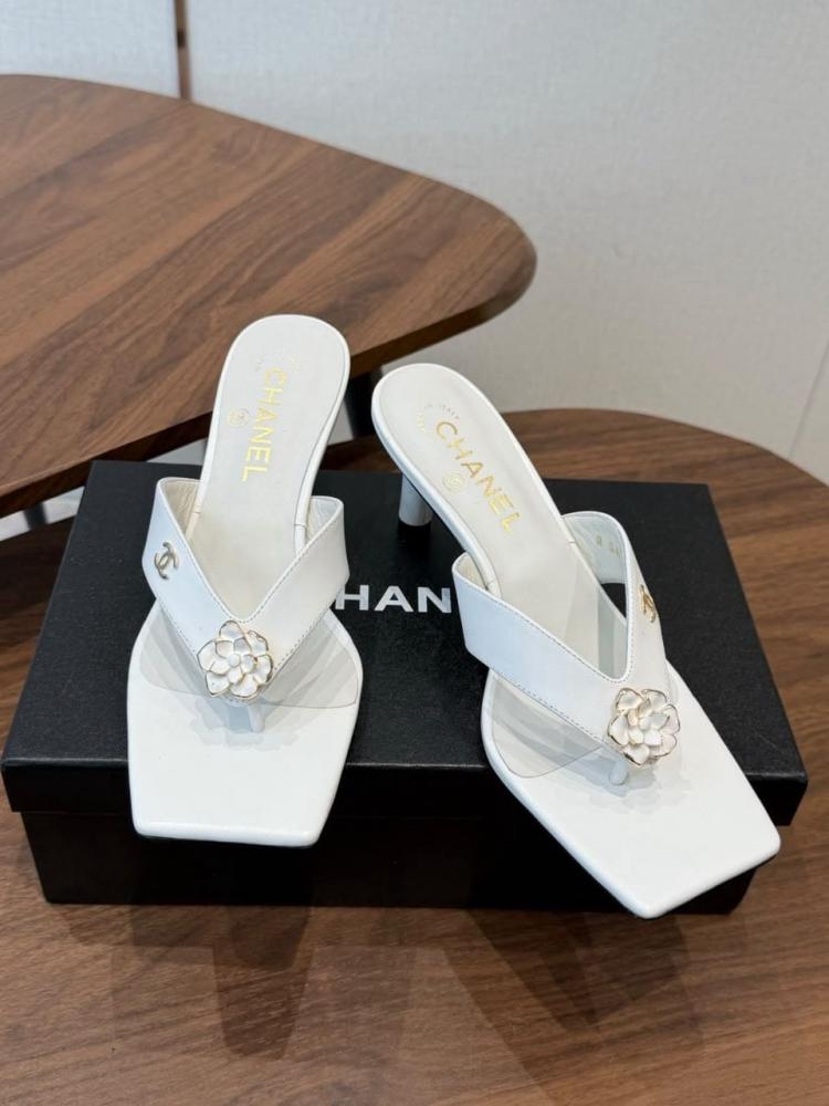صندل شانيل Métiers d'Art - أبيض