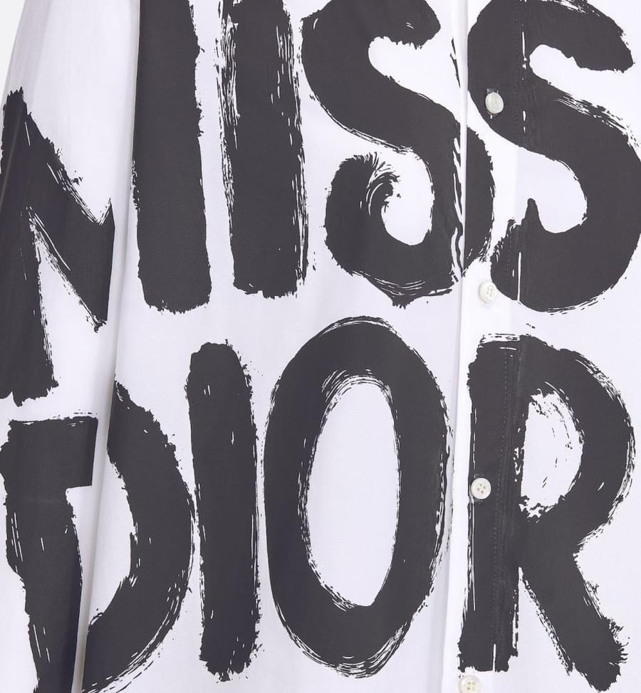 قميص نسائي بطبعة Miss Dior اكمام طويلة - ابيض